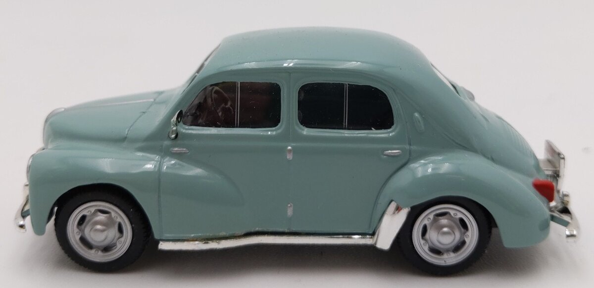 Universal Hobbies 1:43 Scale Die-Cast 1947 Renault 4CV Sedan EX