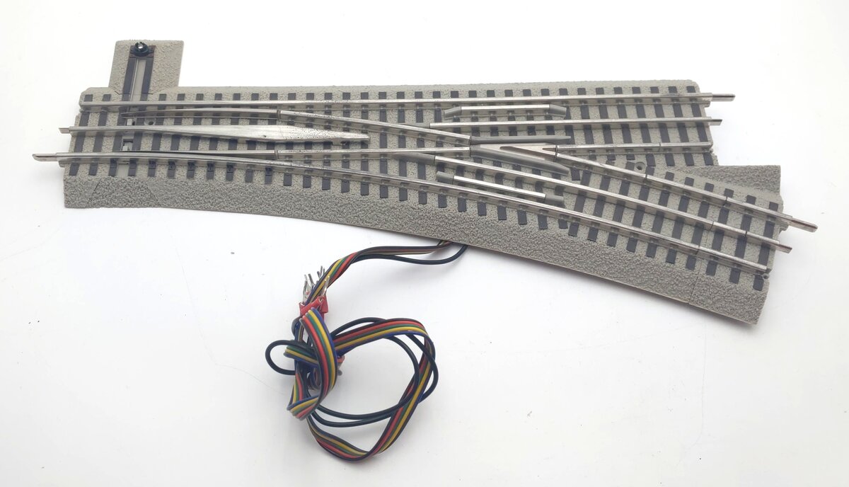 Lionel 6-81952 O-72 Right Hand Fastrack Remote/Command Switch Turnout EX