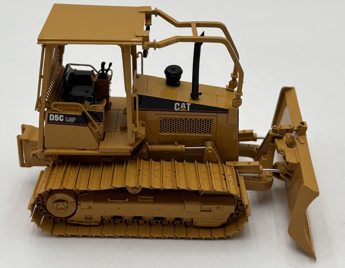 CCM 1:48 CAT D5C LGP Series III Hystat Track-Type Tractor