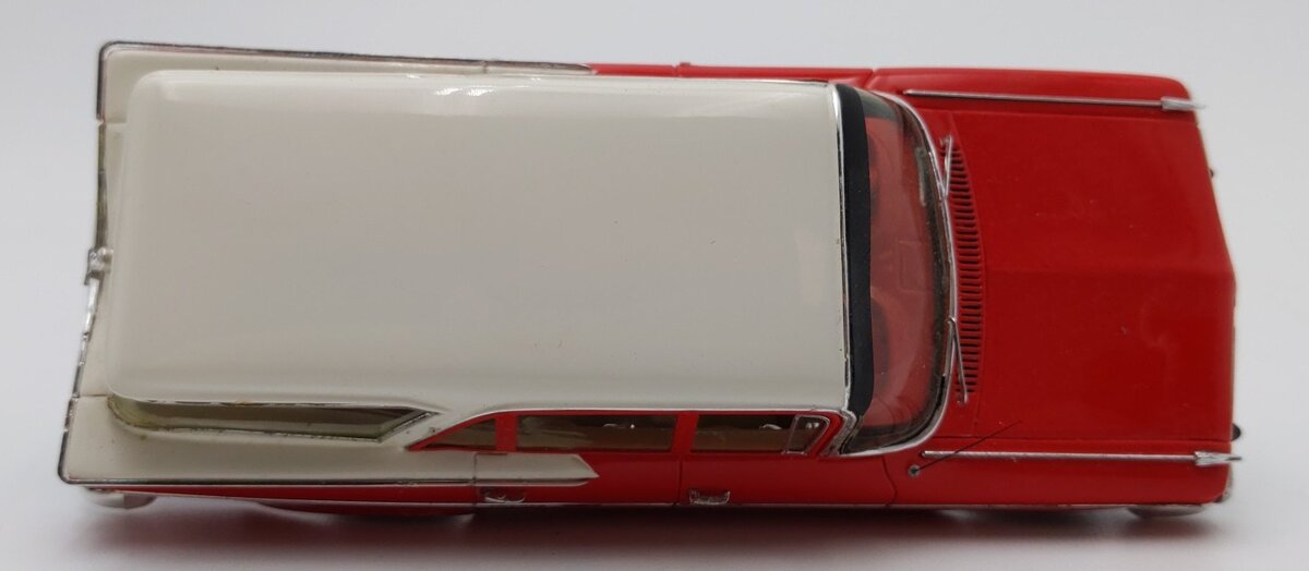 SPARK S2905 1:43 Scale Die-Cast 1959 Chevrolet Impala Station Wagon EX