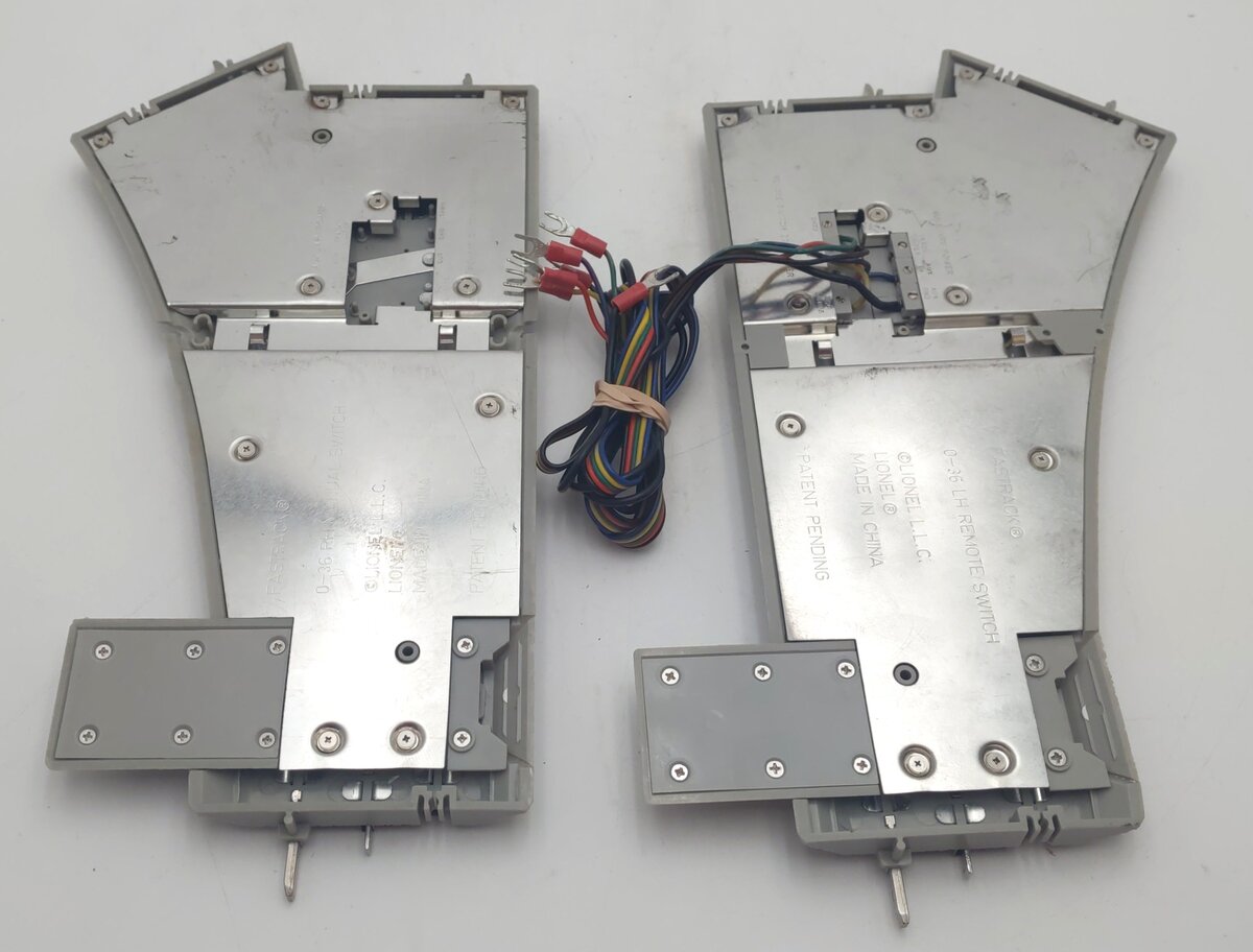 Lionel 6-12045/6-12046 FasTrack O36 Left Hand & Right Hand Remote Switches [2] VG