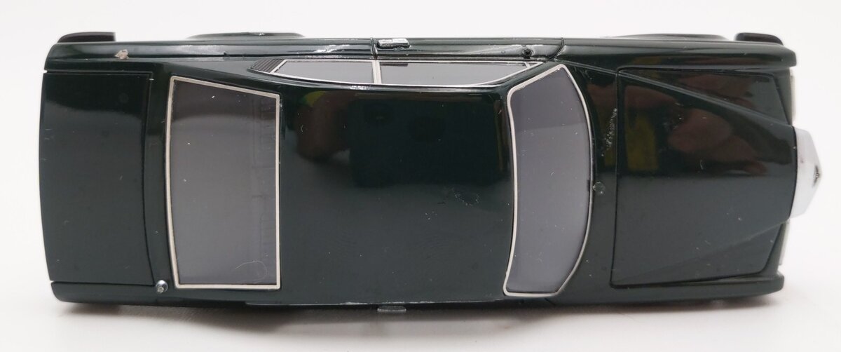 Kess 43043000 1:43 Scale Die-Cast 1968 Bentley T1 Pininfarina Coupe Special EX
