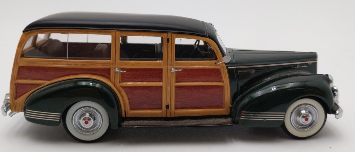 NEO 44650 1:43 Scale Die-Cast Packard 110 Deluxe Wagon EX