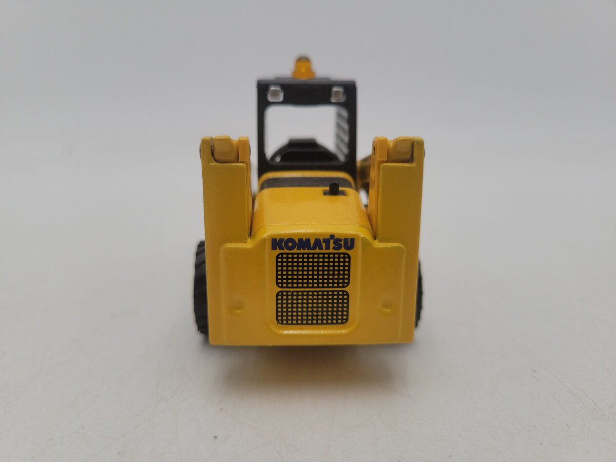Komatsu SK815 1:32 Scale Yellow Komatsu Skid 815 Steer Loader Diecast Model EX/Box
