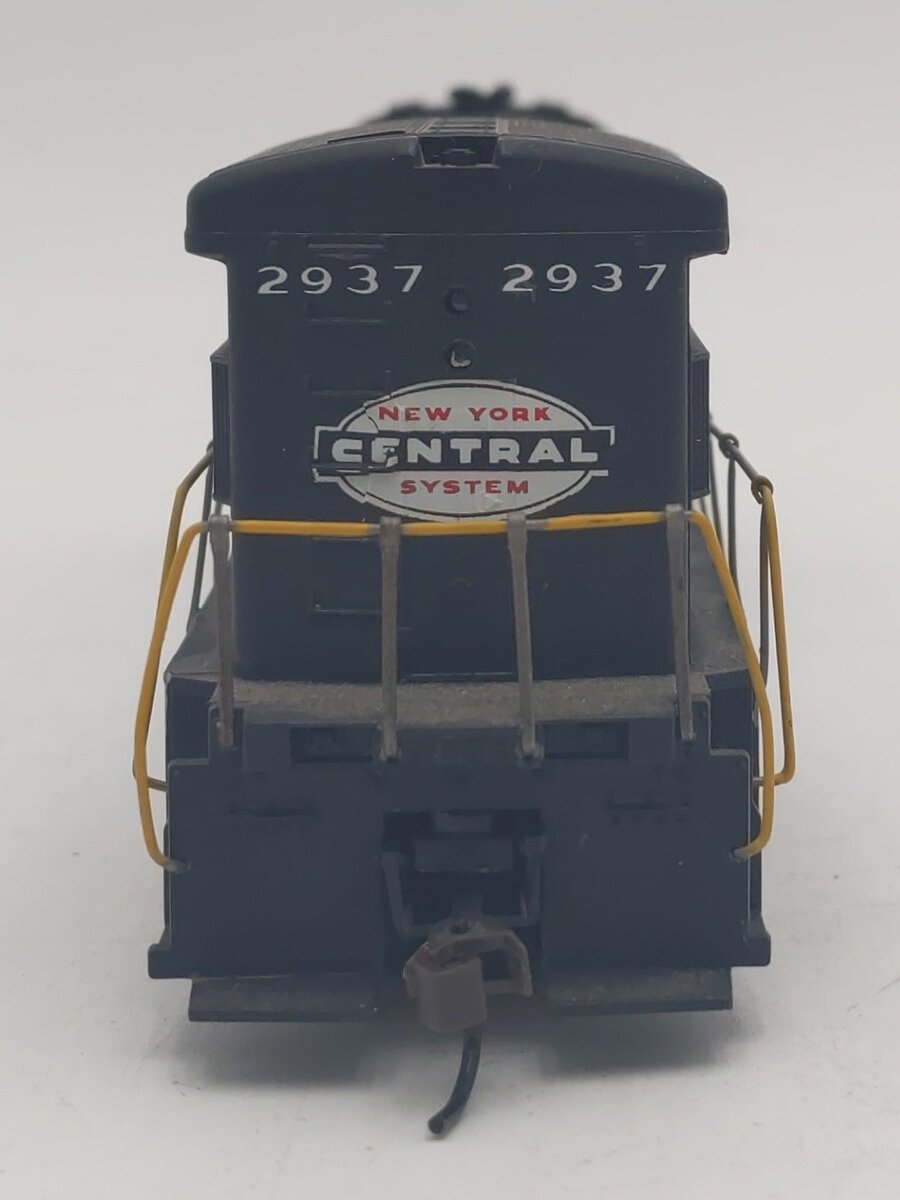 HO Scale NYC Powered Diesel Locomotive #2937 - Custom Painted