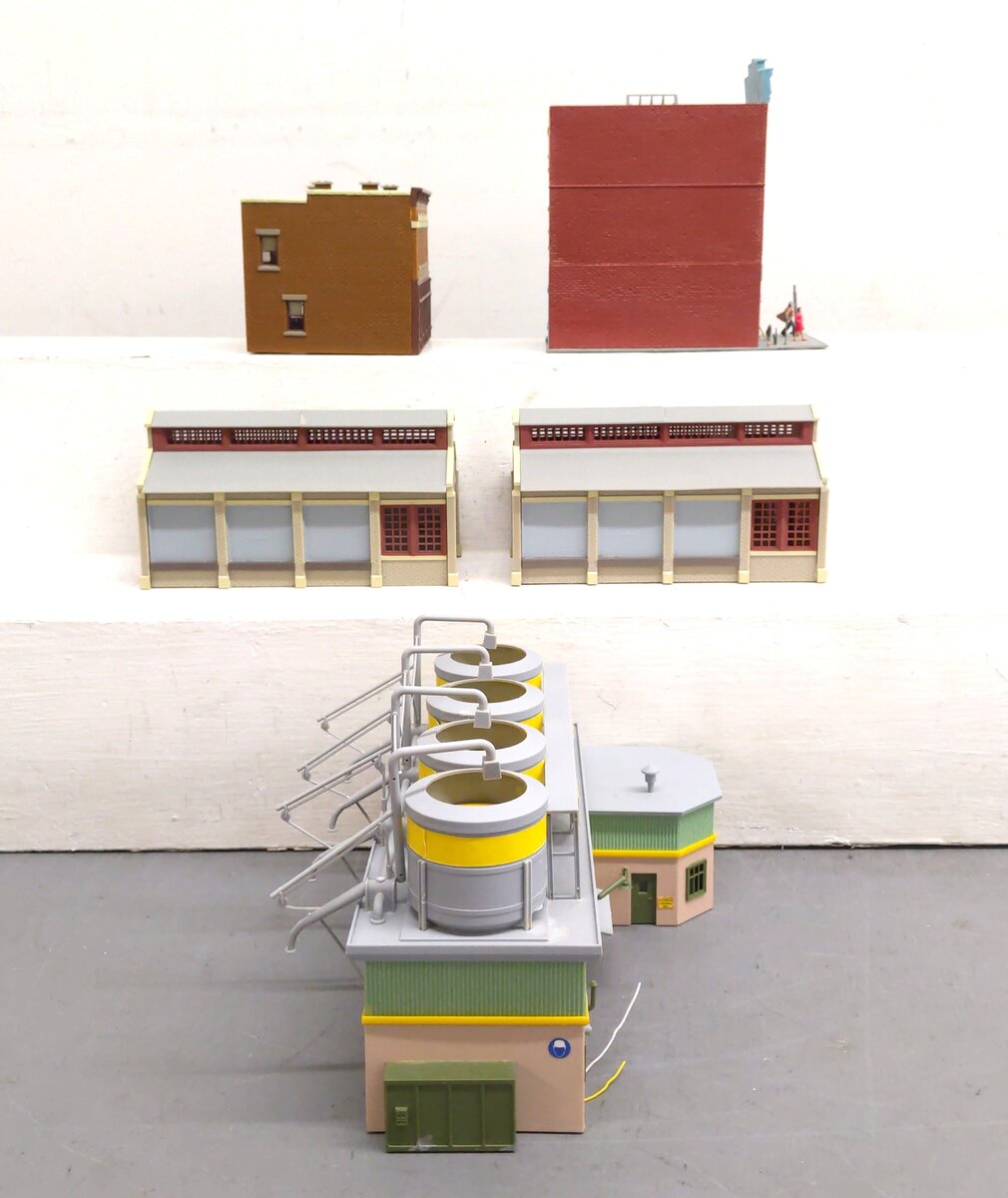 Walthers & Other HO Scale Assorted Buildings [5] VG