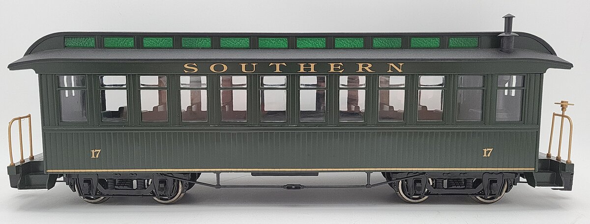 Bachmann 17 G Southern Passenger Car LN