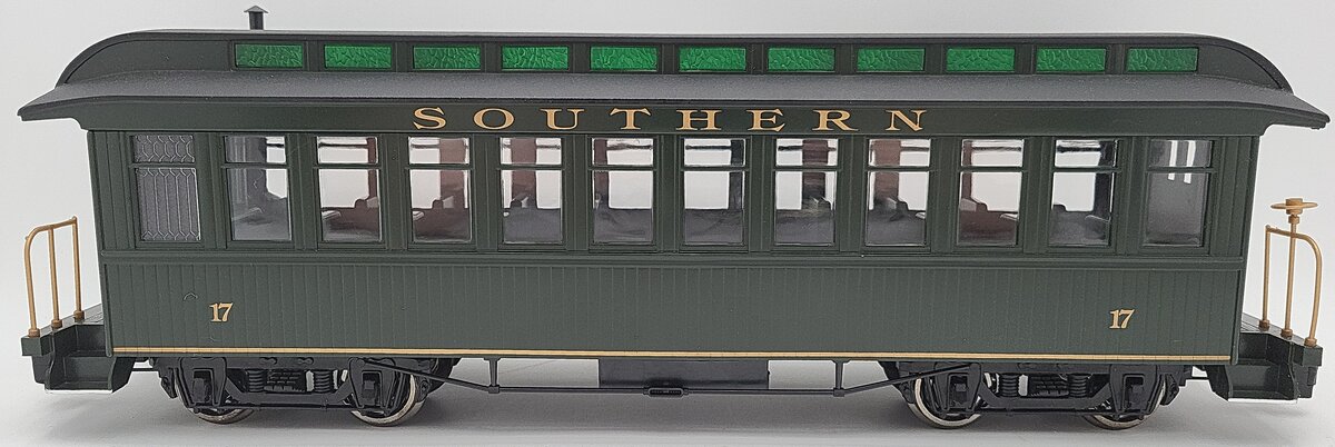 Bachmann 17 G Southern Passenger Car LN