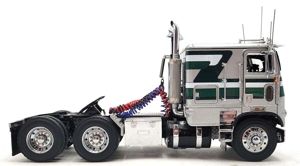 Franklin Mint 1:32 1979 Freightliner  LN