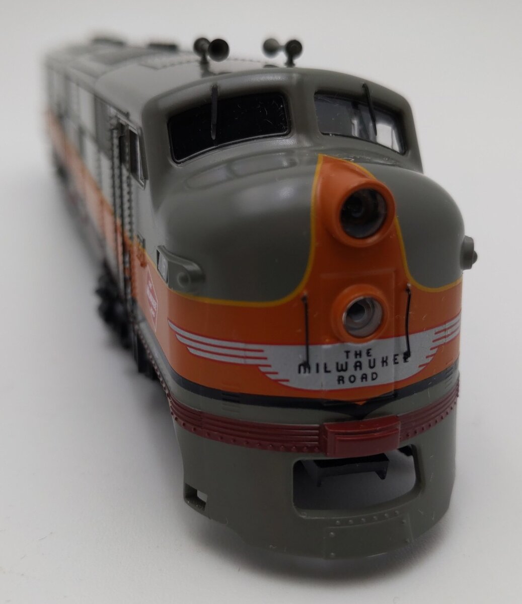 Bachmann 66705 HO Milwaukee Road EMD E7-A Diesel Locomotive DCC Ready #16 EX