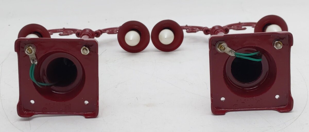 MTH 20-1019 O Gauge No.54 Maroon Lamp Post Set EX/Box