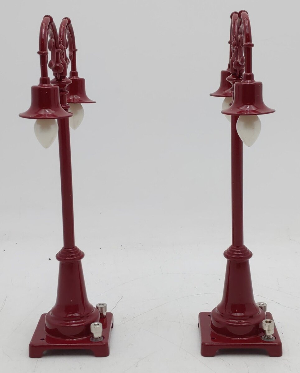 MTH 20-1019 O Gauge No.54 Maroon Lamp Post Set EX/Box