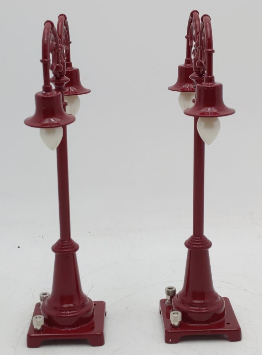 MTH 20-1019 O Gauge No.54 Maroon Lamp Post Set EX/Box
