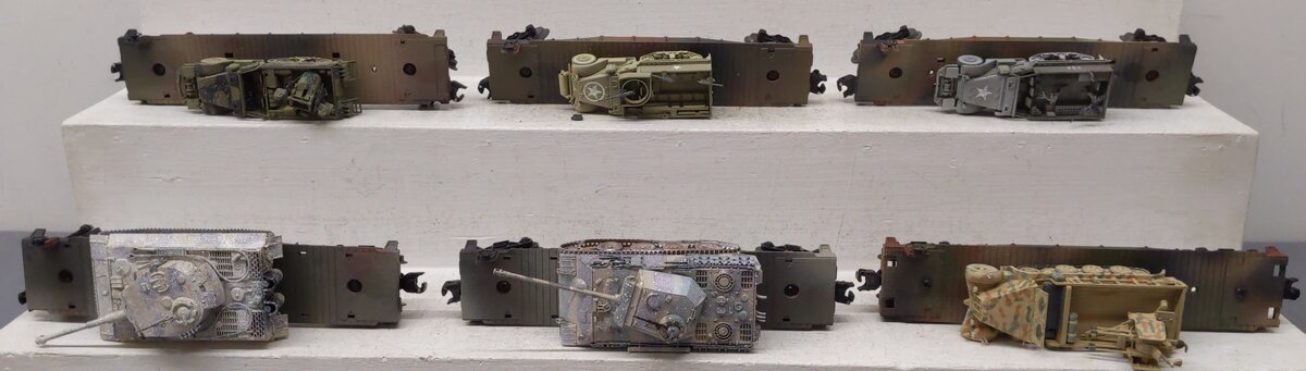 Lionel & Other O Gauge Assorted Custom Painted Flat Cars with Military Load [6]