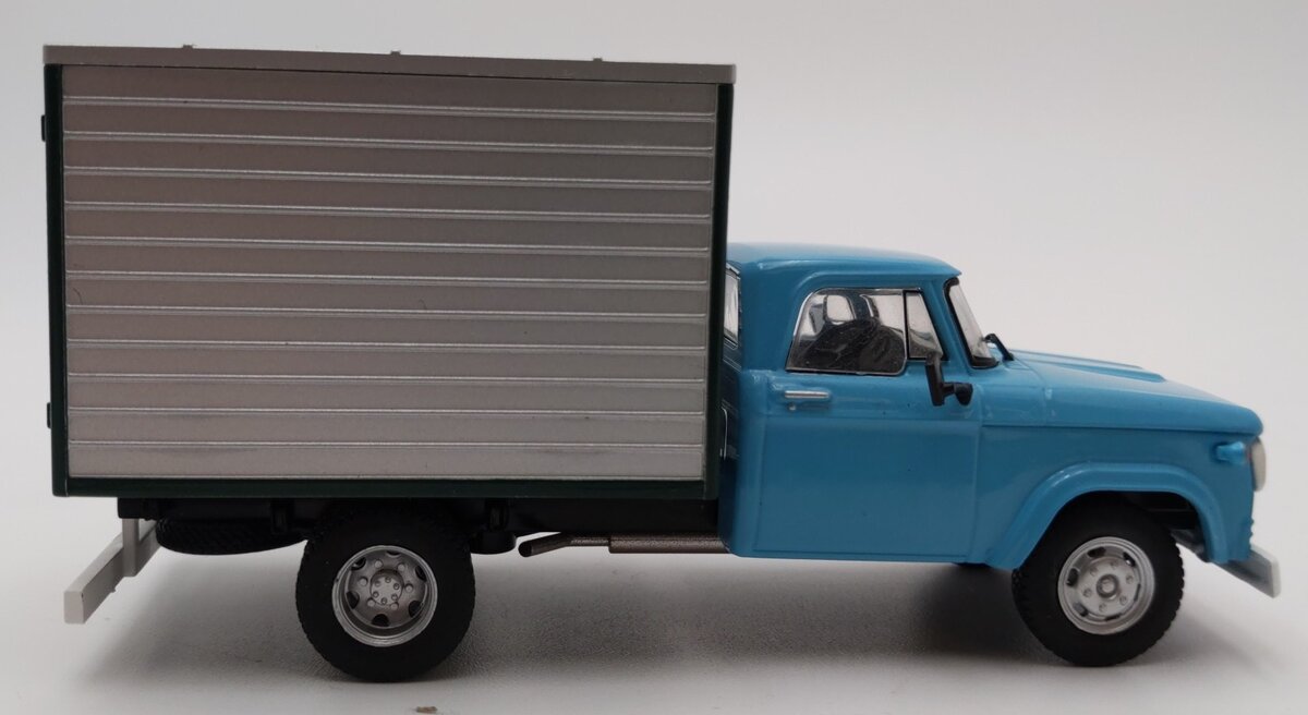 Whitebox GC4542 1/43 Scale Die-Cast 1971 Dodge D-400 Box Van LN