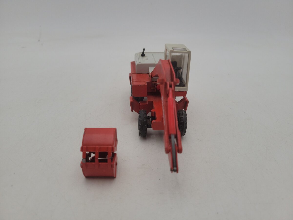 Conrad 2898 1:50 Scale Red Tracked Excavator Poclain B 90 Construction Equipment VG/Box