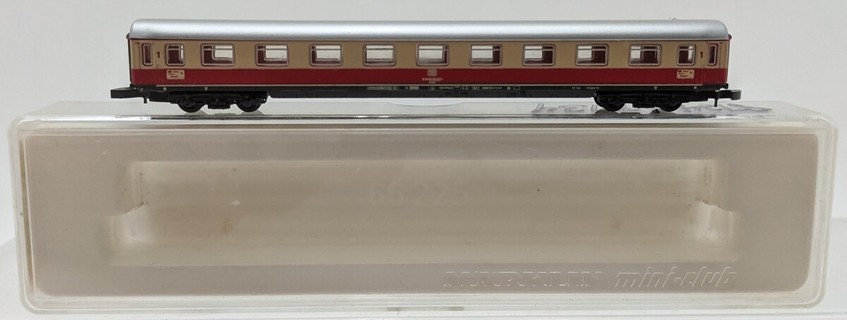 Marklin 8724 Z Scale First Class Passenger Car EX/Box
