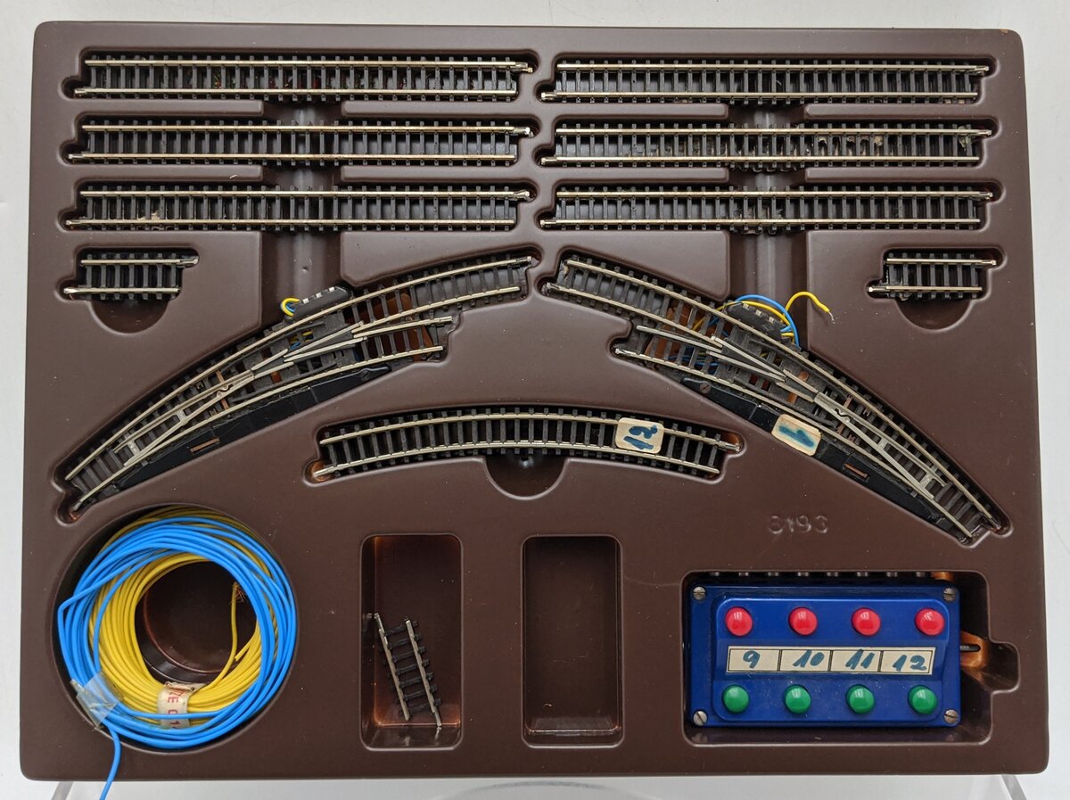 Marklin 8193 Z Scale T2 Station Track Set/Box