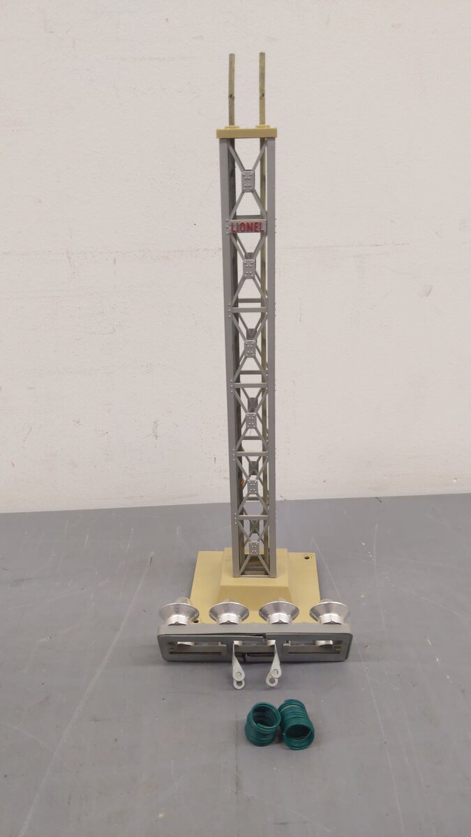 Lionel Vintage O  Coal Loader, Floodlight, & Bumpers: 195, 214, 260, 397 [5] EX/Box