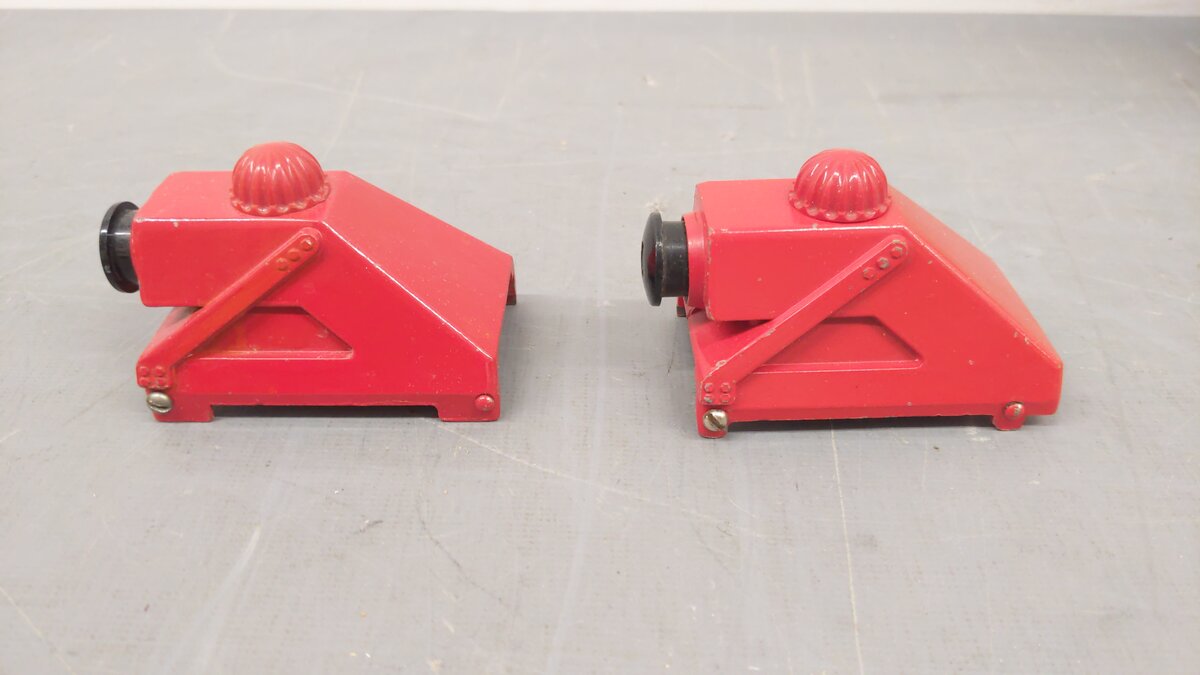 Lionel Vintage O  Coal Loader, Floodlight, & Bumpers: 195, 214, 260, 397 [5] EX/Box