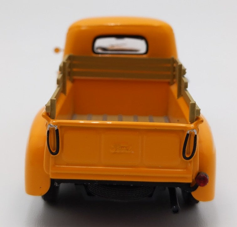 Minichamps 400082062 1/43 Scale Die-Cast Ford F-1 Pickup Coca Cola EX