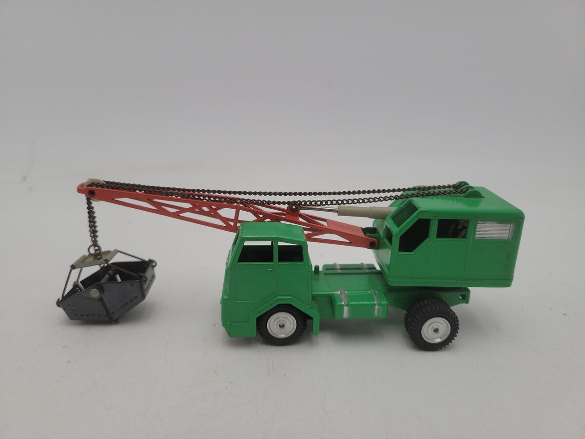 Gama 922 1:50 Scale Green/Orange Clam Bucket Crane Truck W/Moving Arm Die Cast VG