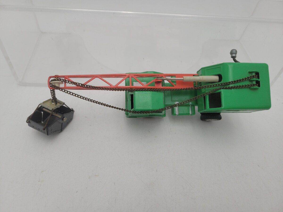 Gama 922 1:50 Scale Green/Orange Clam Bucket Crane Truck W/Moving Arm Die Cast VG