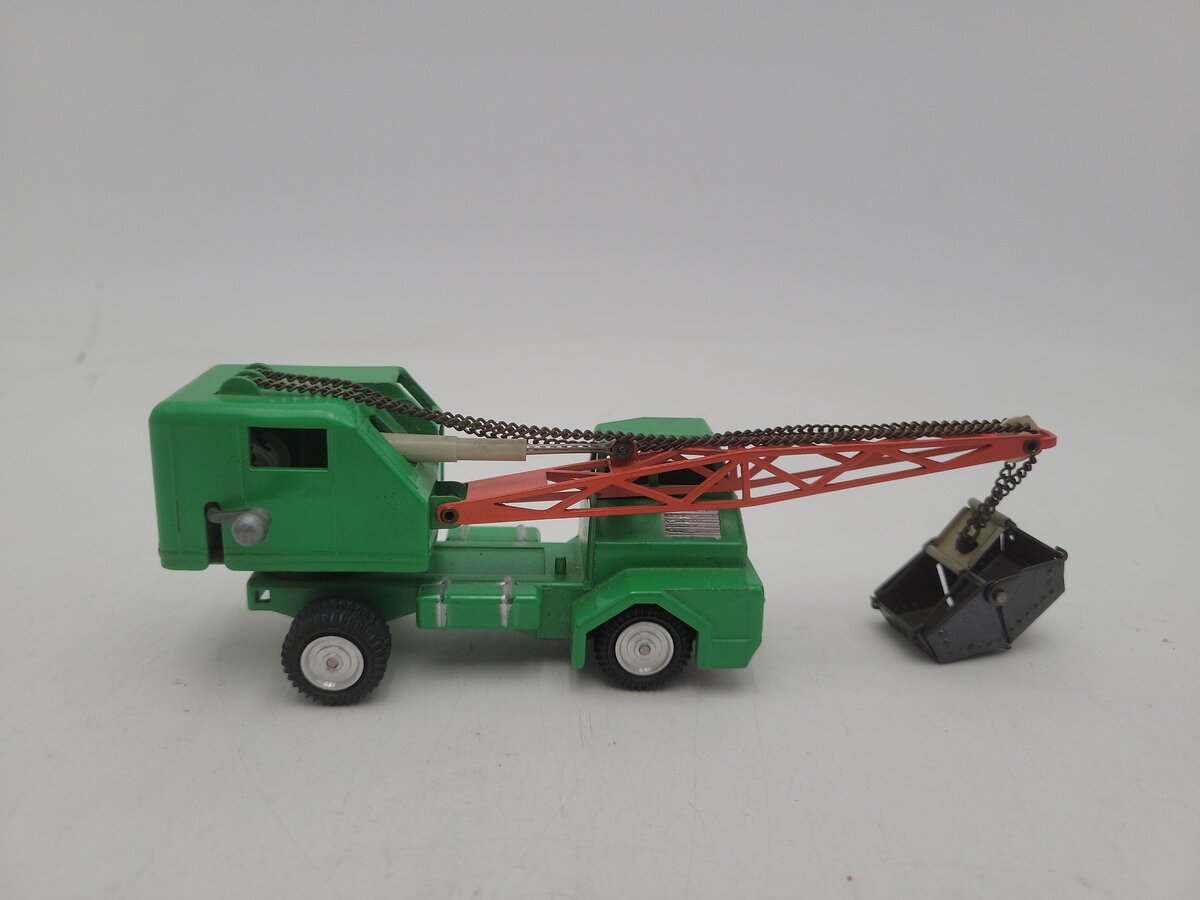 Gama 922 1:50 Scale Green/Orange Clam Bucket Crane Truck W/Moving Arm Die Cast VG