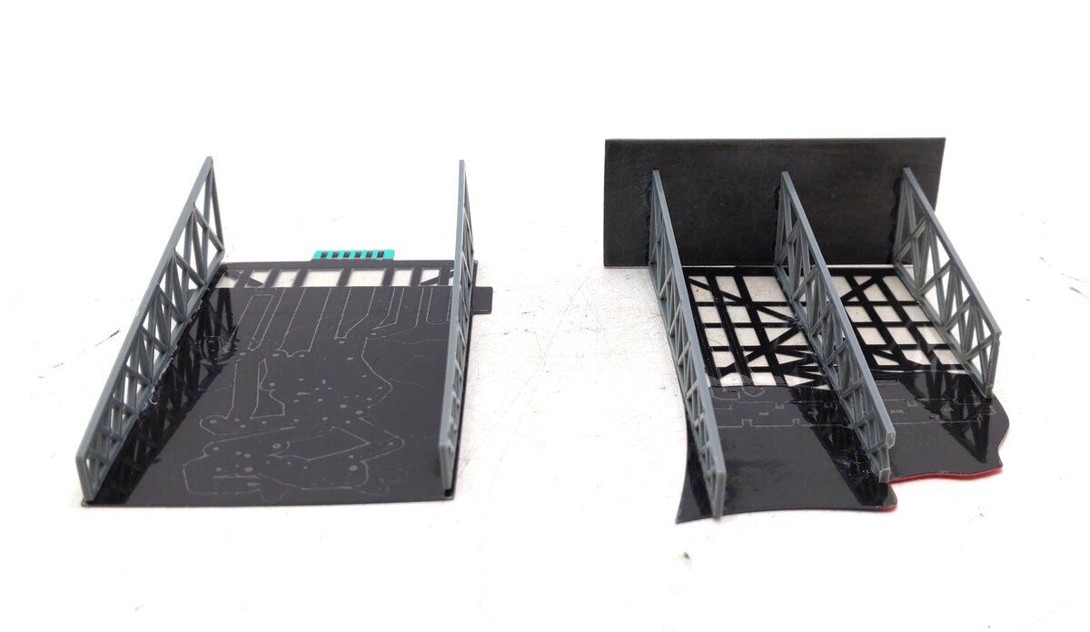 Miller Engineering HO/O Animated Billboards: 4981, 4071 [2] EX