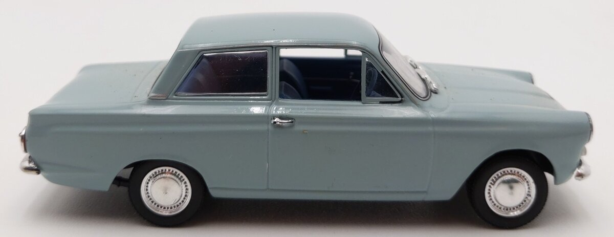 Minichamps 940082000 1:43 Scale Die-Cast 1963 Ford Cortina Mk I EX