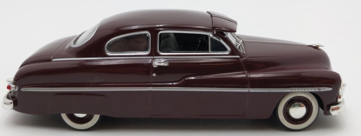Minichamps 400082400 1:43 Die-Cast 1950 Mercury Sport Coupe 