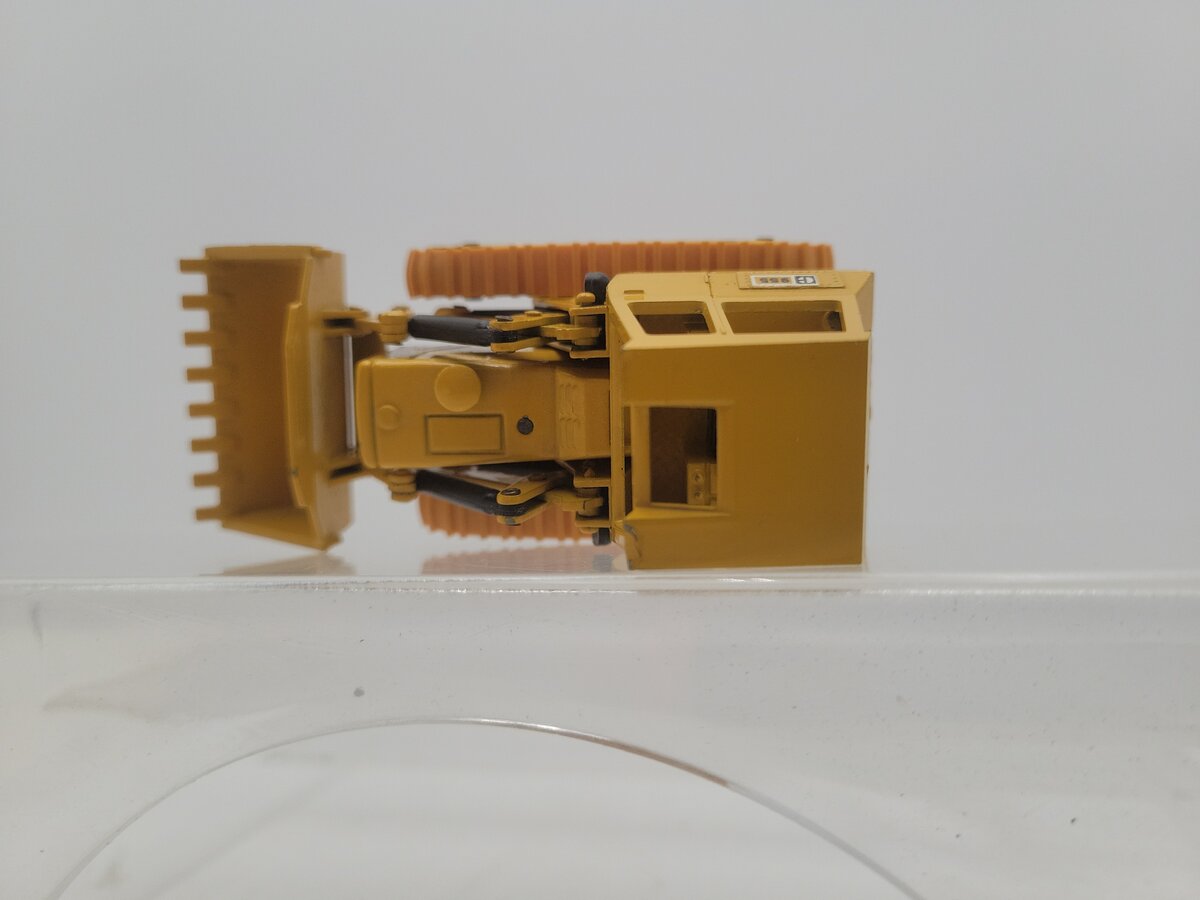 NZG 116 1:50 Scale Diecast Caterpillar 955K Kettenlader (Track Loader)