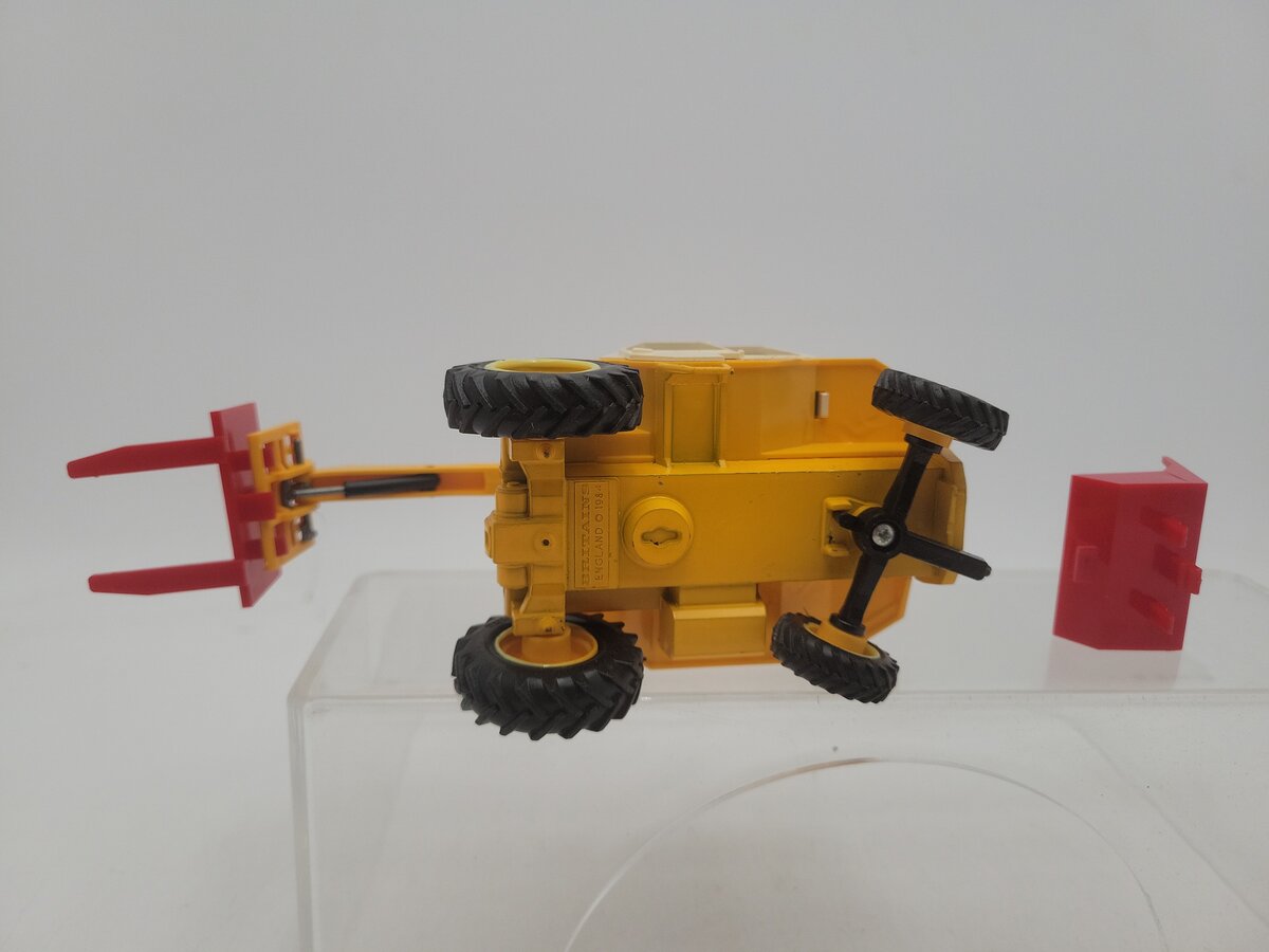 W. Britain 9918 1:32 Scale Yellow Loadall JCB Digger with Driver and Accessories EX/Box