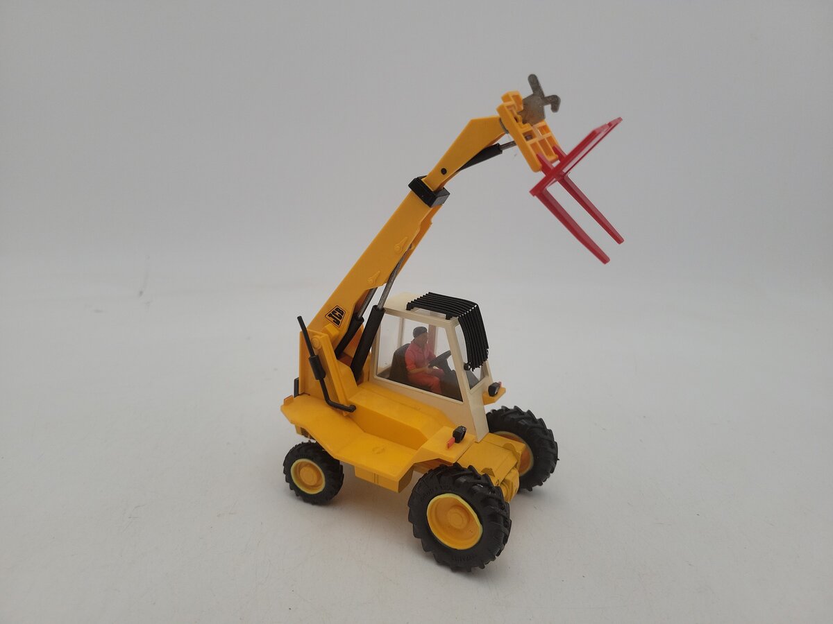 W. Britain 9918 1:32 Scale Yellow Loadall JCB Digger with Driver and Accessories EX/Box