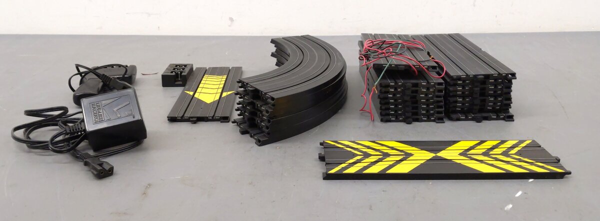 Life Like HO Slot Car Assorted Curved & Straight Track [26] EX