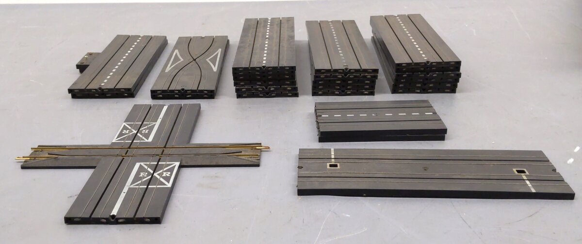 Aurora HO Model Motoring Assorted Straight Track [25] VG