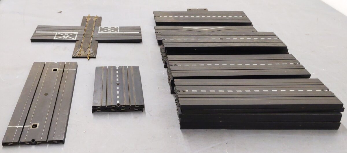 Aurora HO Model Motoring Assorted Straight Track [25] VG