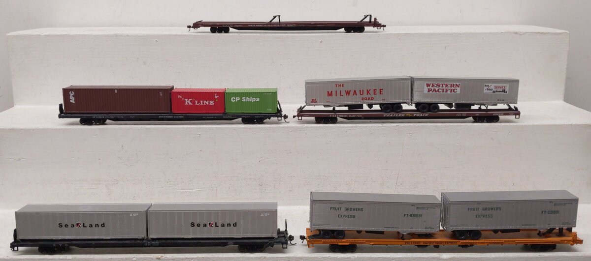 HO Scale Trailer Flatcars with Trailers & Containers [5] VG