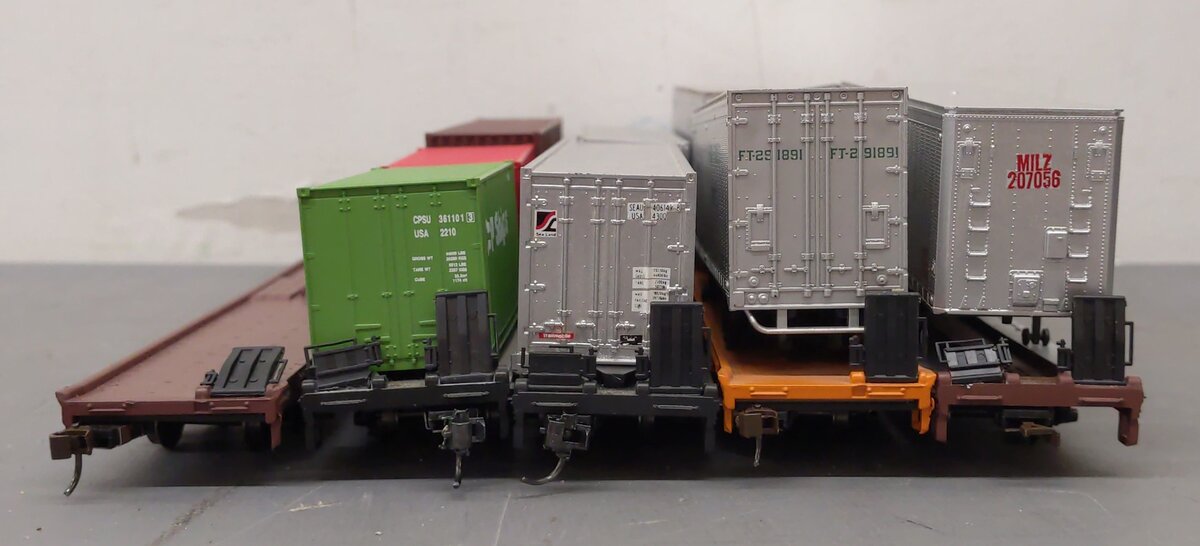 HO Scale Trailer Flatcars with Trailers & Containers [5] VG