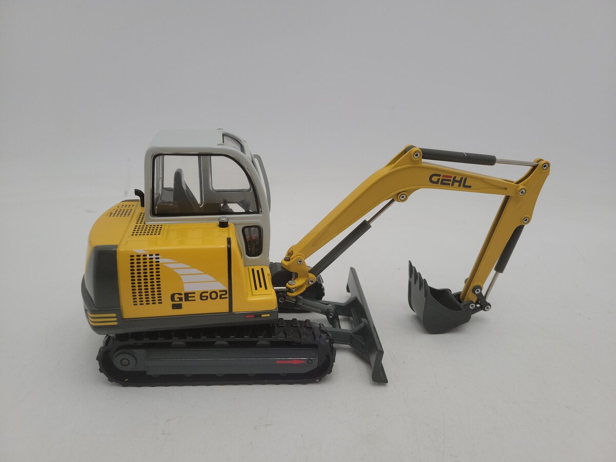Die Cast Promotions 908618 1:25 Scale Beige/Yellow GE602 Compact Excavator LN/Box