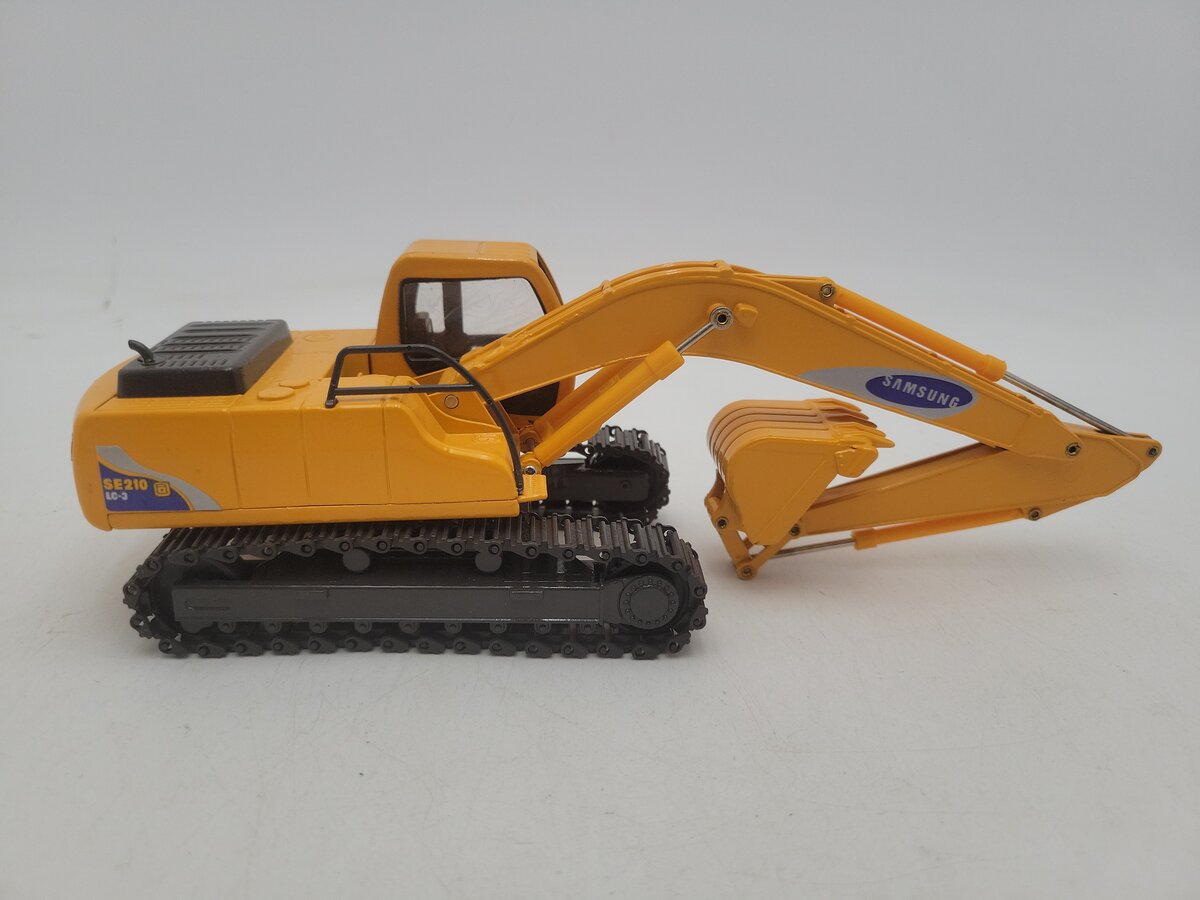 Samsung SE210LC-3 1:40 Scale Series 3 Heavy Duty Volvo Excavator Die Cast LN/Box