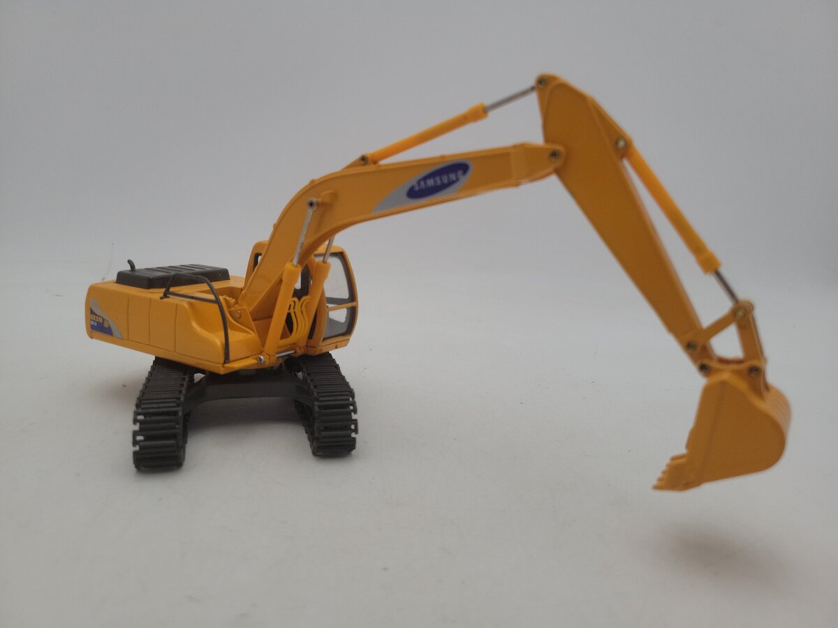 Samsung SE210LC-3 1:40 Scale Series 3 Heavy Duty Volvo Excavator Die Cast LN/Box