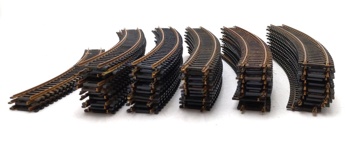 Atlas HO Scale 18"R Snap Curved Track [50] VG