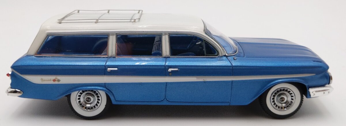 NEO 46966 1:43 Scale Die-Cast 1961 Chevrolet Nomad Station Wagon EX