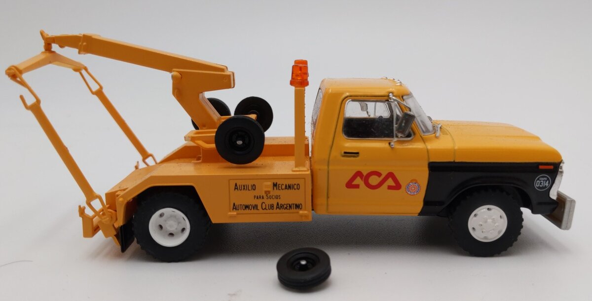 IXO Models 1:43 Scale Die-Cast 1974 Ford F-350 ACA Tow Truck VG