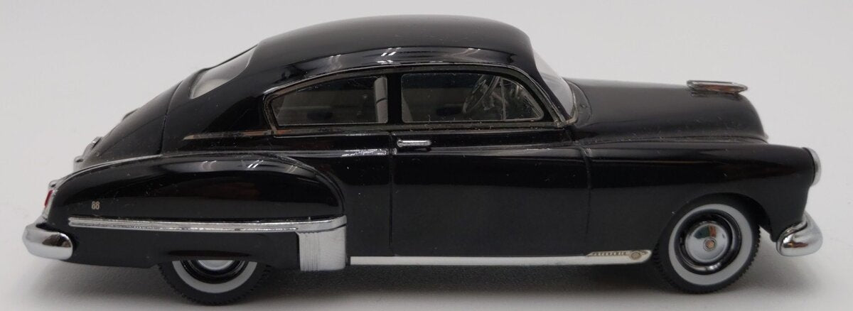 NEO 1:43 Scale Die-Cast Neo 1949 Oldsmobile Rocket 88 Futuramic 2Door Club Coupe EX