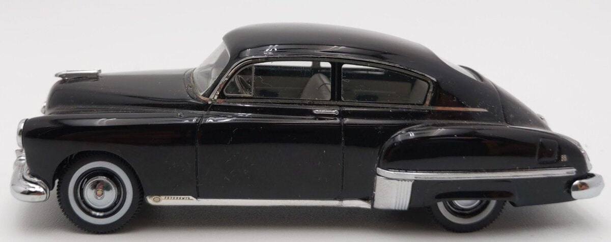NEO 1:43 Scale Die-Cast Neo 1949 Oldsmobile Rocket 88 Futuramic 2Door Club Coupe EX
