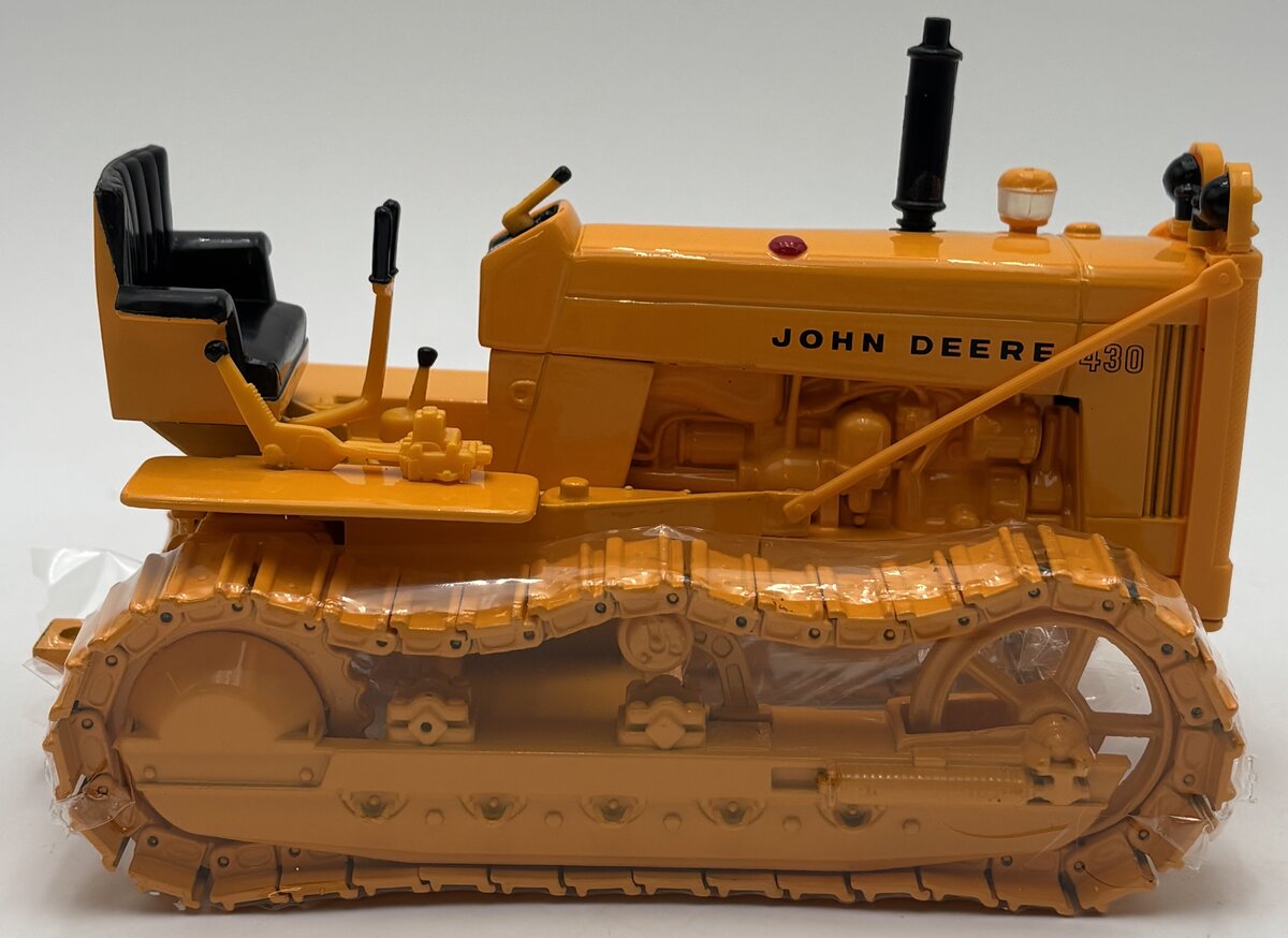 Ertl 481TA 1:16 Scale Die Cast John Deere 430 Crawler LN/Box