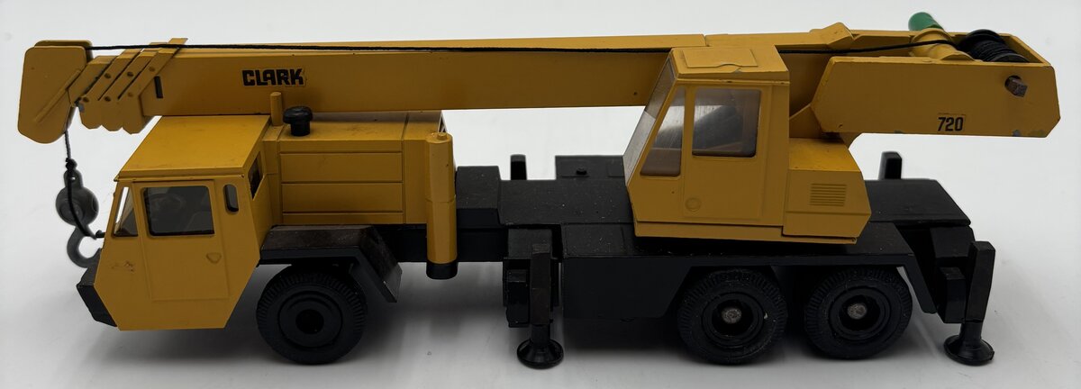 Conrad 1:50 Clark Hydraulic Truck Crane VG