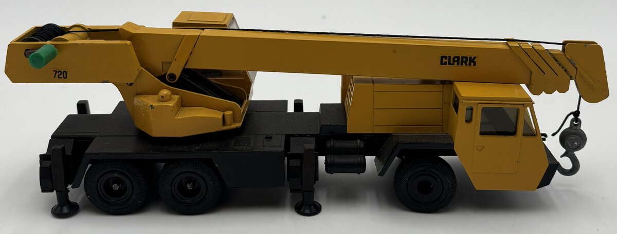 Conrad 1:50 Clark Hydraulic Truck Crane VG